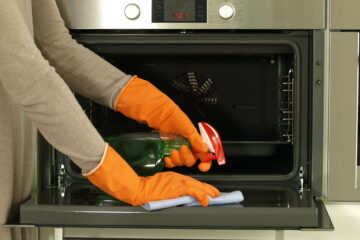 cleaning the oven | Nashville Christian Family Magazine - September 2024 issue