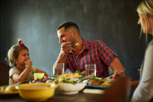 Mealtime - Family eating a meal together | Nashville Christian Family Magazine